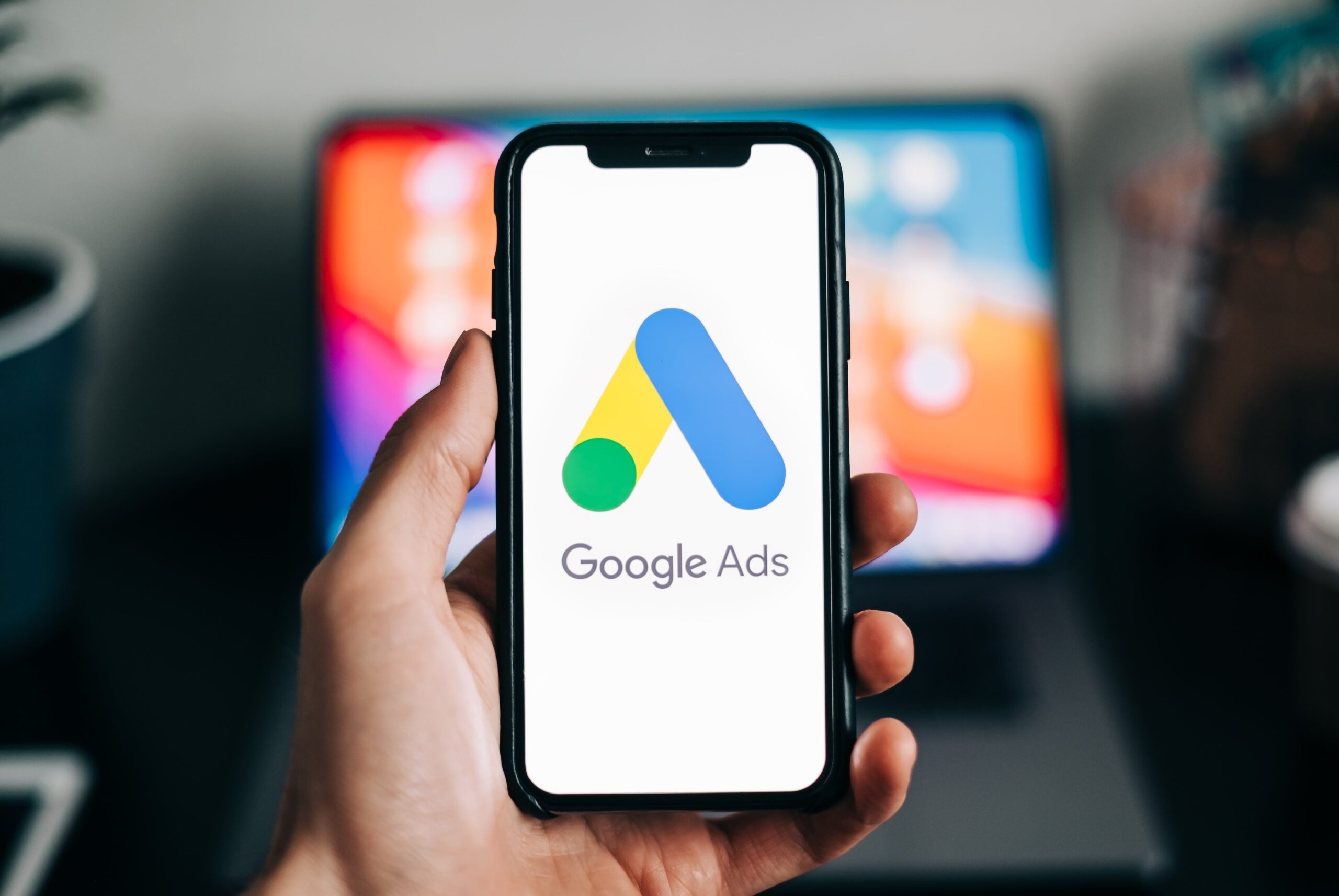 Google Ads und Smartphone